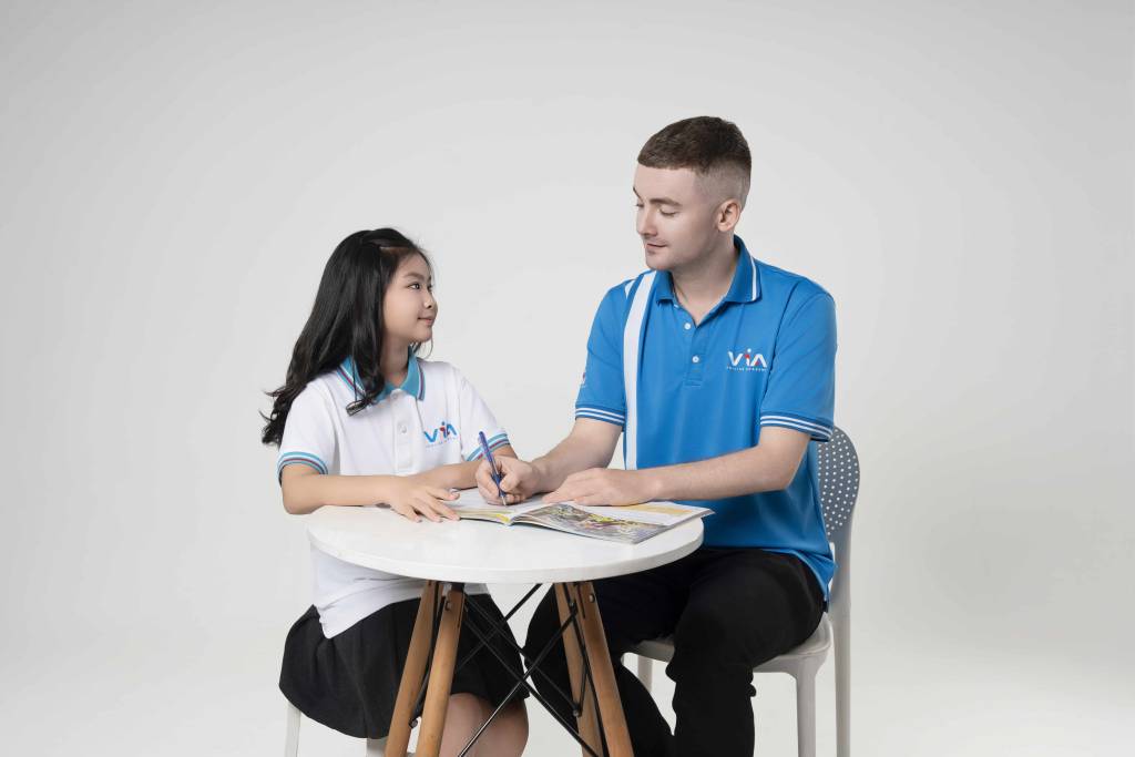 VỮNG KIẾN THỨC, CHINH PHỤC TƯƠNG LAI